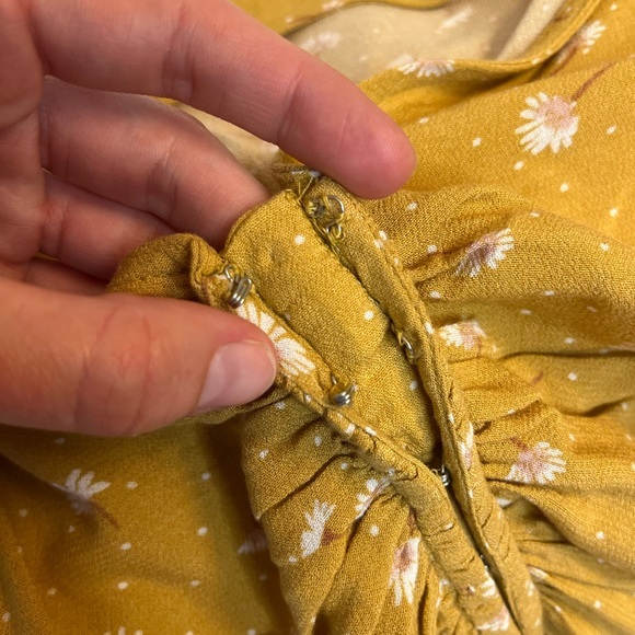 Mustard Yellow Cropped V-Neck Blouse with Peplum Waist - Picture 5 of 8